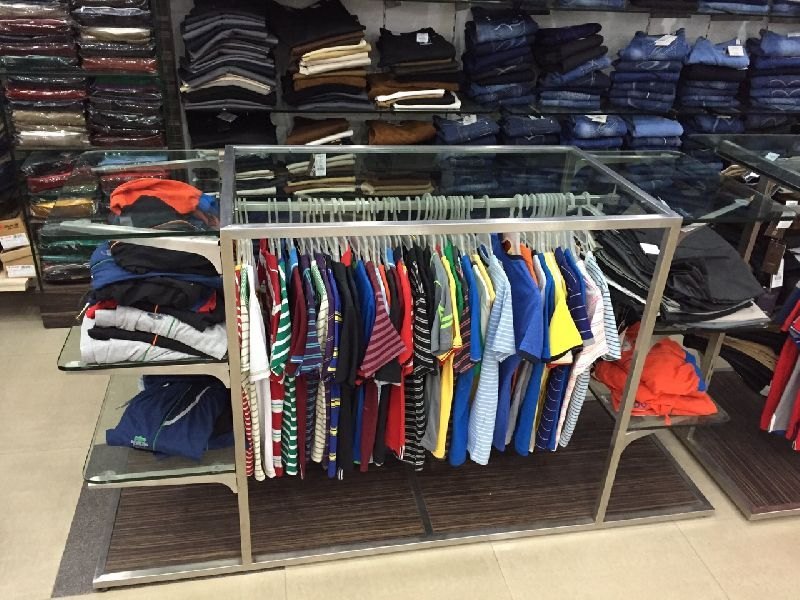 How Local Fashion Retailers Can Attract More Shoppers with Hyperlocal Marketing