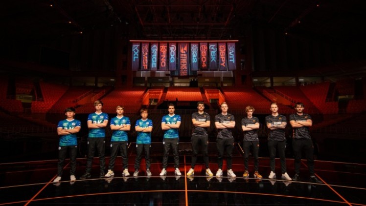 Level Up Your Mind: The Problem-Solving Power of Online Gaming